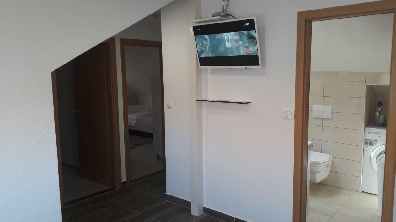 Apartmani Zilic Dugi Rat Bagian luar foto