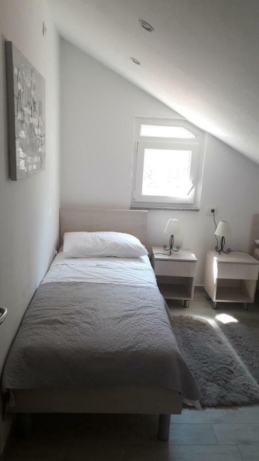 Apartmani Zilic Dugi Rat Bagian luar foto