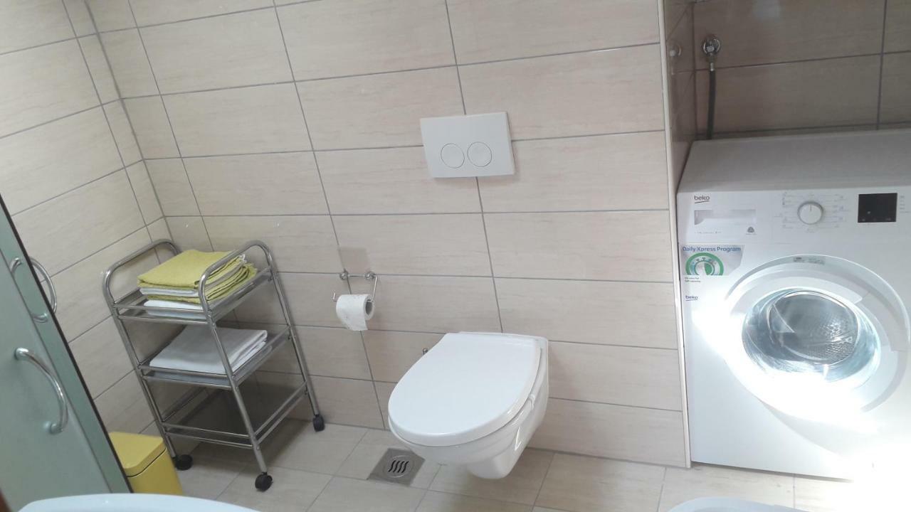 Apartmani Zilic Dugi Rat Bagian luar foto